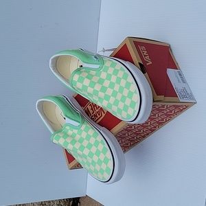 Vans slip in NWT